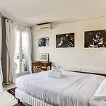 Guestready - French Flair Rooftop Hideaway